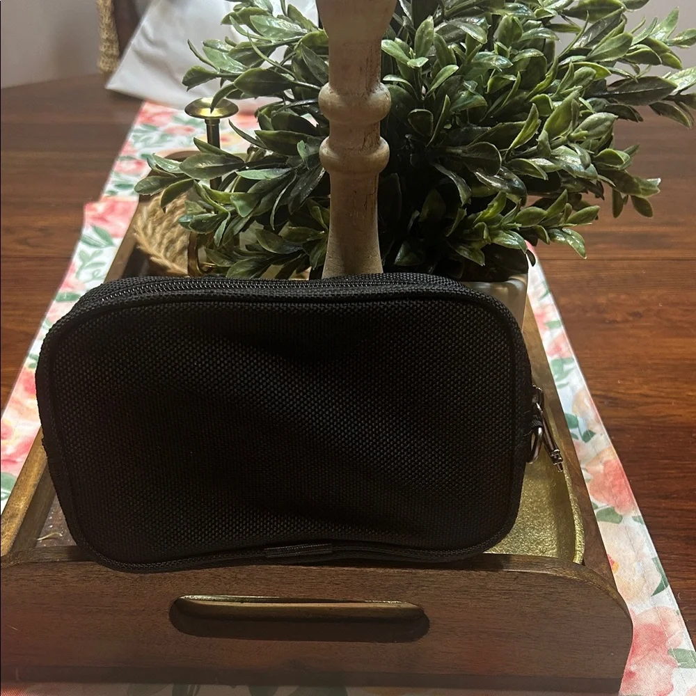 Tumi Zipper Black Travel Pouch